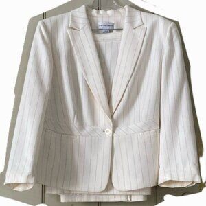 EUC Jones New York Jacket/Skirt Suit | 22W | Cream with Grey Stripes
